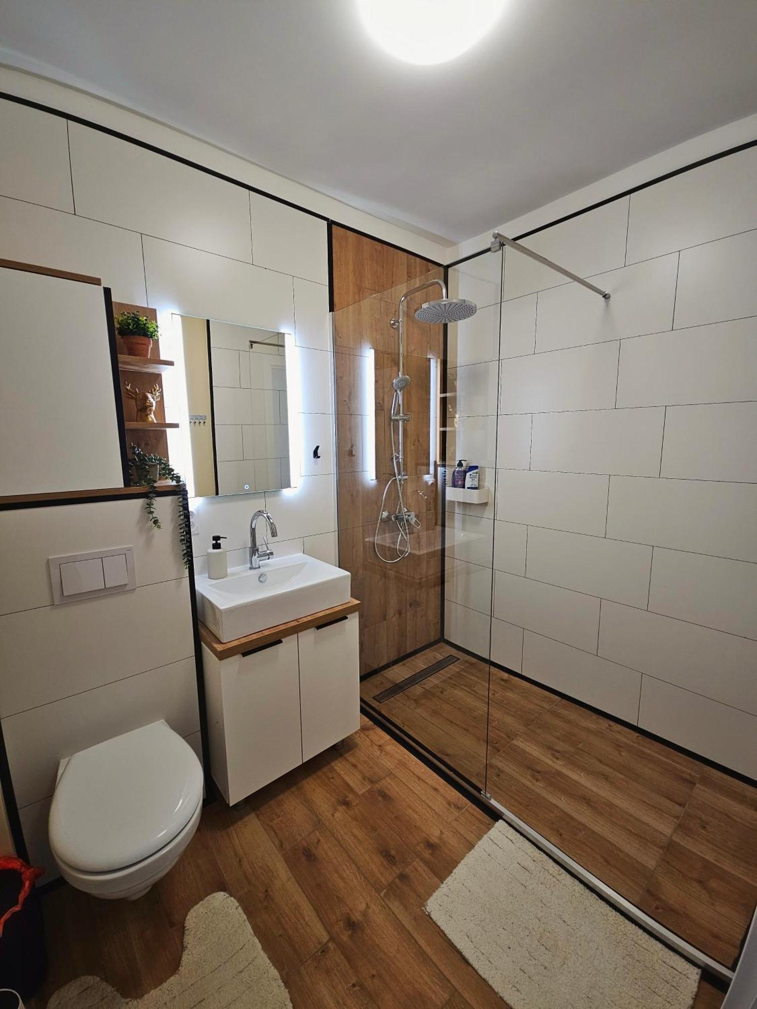 Mmc Apartamento Floreşti